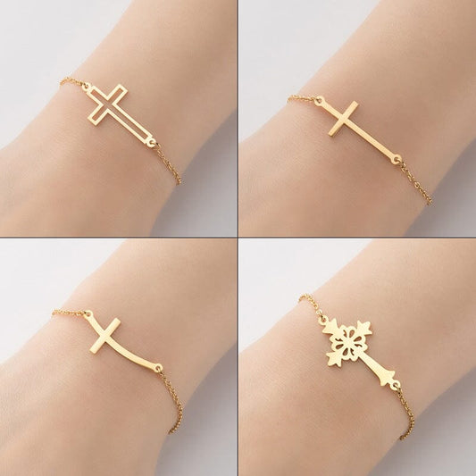 Minimalistic Cross Bracelet Bracelet Claire & Clara 