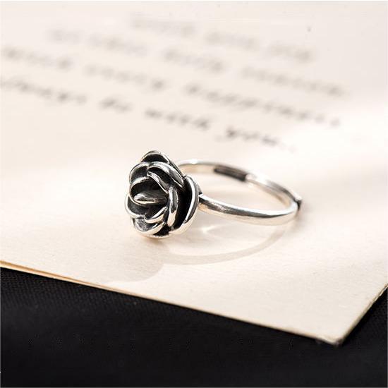 Rose Twist Self Defense Ring Ring Claire & Clara 