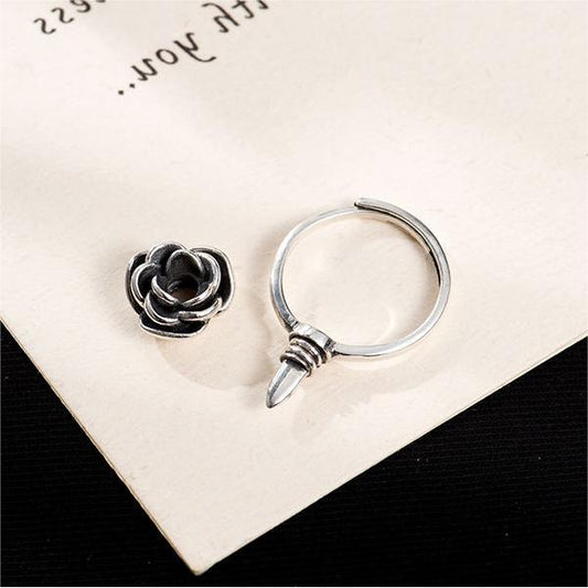 Rose Twist Self Defense Ring Ring Claire & Clara 