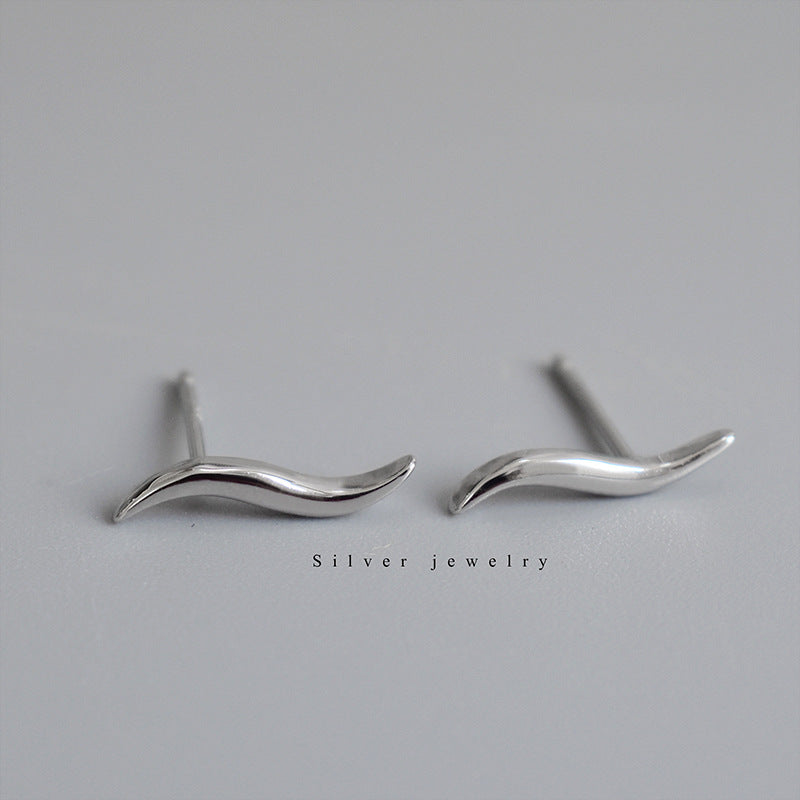 Simple Silver Wave Earrings Earrings Claire & Clara 